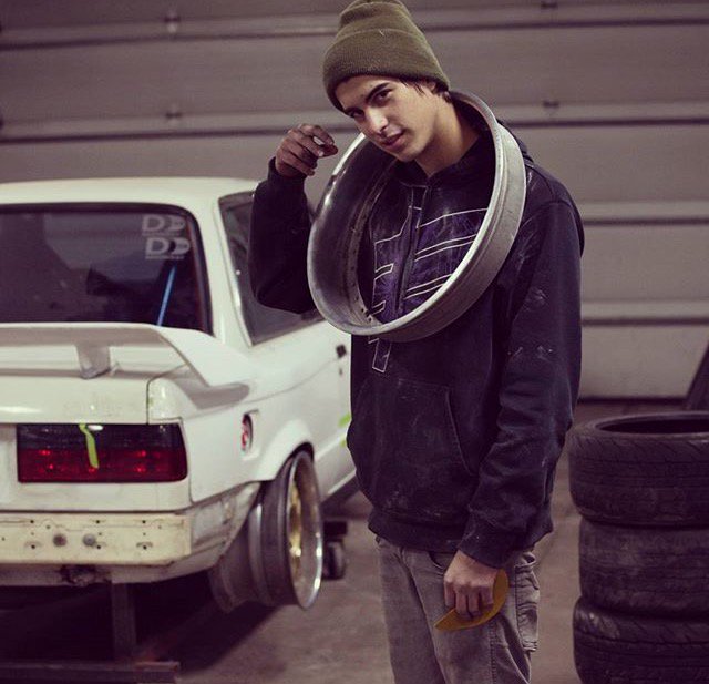 TiLTEDco's tweet photo. Some peoples chains are gold... 

https://t.co/8OmOJ1yMWr

#drift #reallips #perfectpose #chains #shatter #hoodie #tiltedco #keepittilted https://t.co/10RXdUZVDU