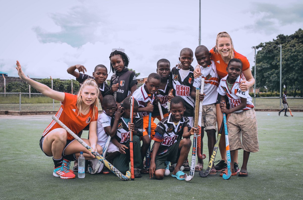 Say cheeeeese!! #Zambia #teamtrip <a href="/hockeydreamsf/">Hockey Dreams Foundation</a>