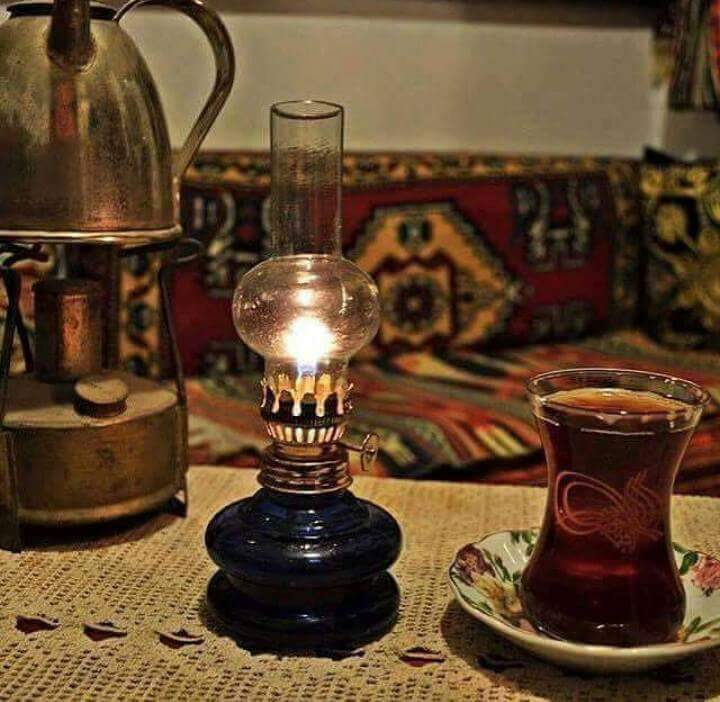 _felsefe_1's tweet photo. Ben ki, halime emâreyim,
Bir yeşerdim, bir soldum...

Yücel Arzen/Gurbet https://t.co/mwWxUehBsB