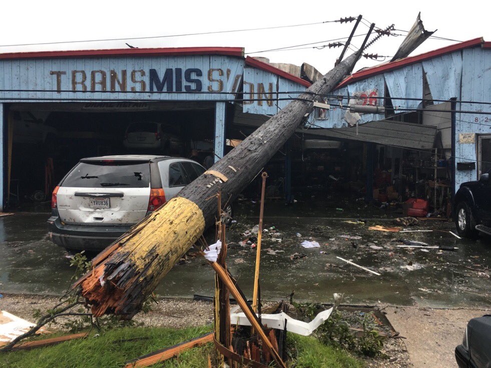bubzlightyear's tweet image. praying for my city after a tornado hit this morning in New Orleans East 🙏🏾