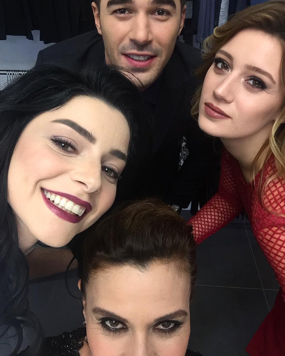 Mükemmellik diye buna denir bu ne güzellik😍  <a href="/MerveeeBoIugur/">Merve Boluğur</a>  bu ne yakışıklılık gözlere bak yerim 😍😘<a href="/yusicim/">YUSUF ÇİM</a> <a href="/Gizem__Karaca/">Gizem Karaca</a> <a href="/HtcAslanResmi/">HtcAslanResmi</a>