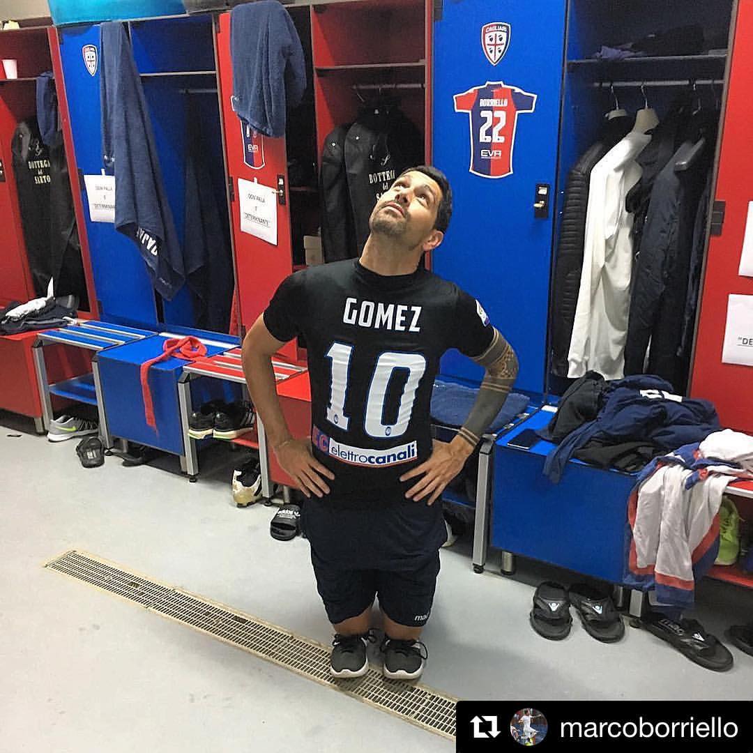 SkySport's tweet photo. A quanto pare il #PapuGomez non ha lasciato il segno solo in campo e @borriellomarco1 ne è rimasto stregato... 😂😂😂🙌🏼🙌🏼🙌🏼⚽️⚽️⚽ https://t.co/ZFy8J4kyg3