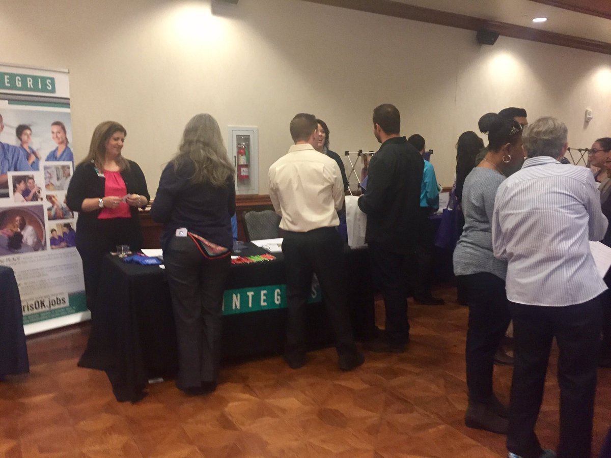 pbalenseifen's tweet photo. Informing nursing students that Putnam City Schools is the place to be @SMcCall_1! #fishontheline #welovenurses #pciscompetitive #pcsrocks https://t.co/4Fx9fK4Iox