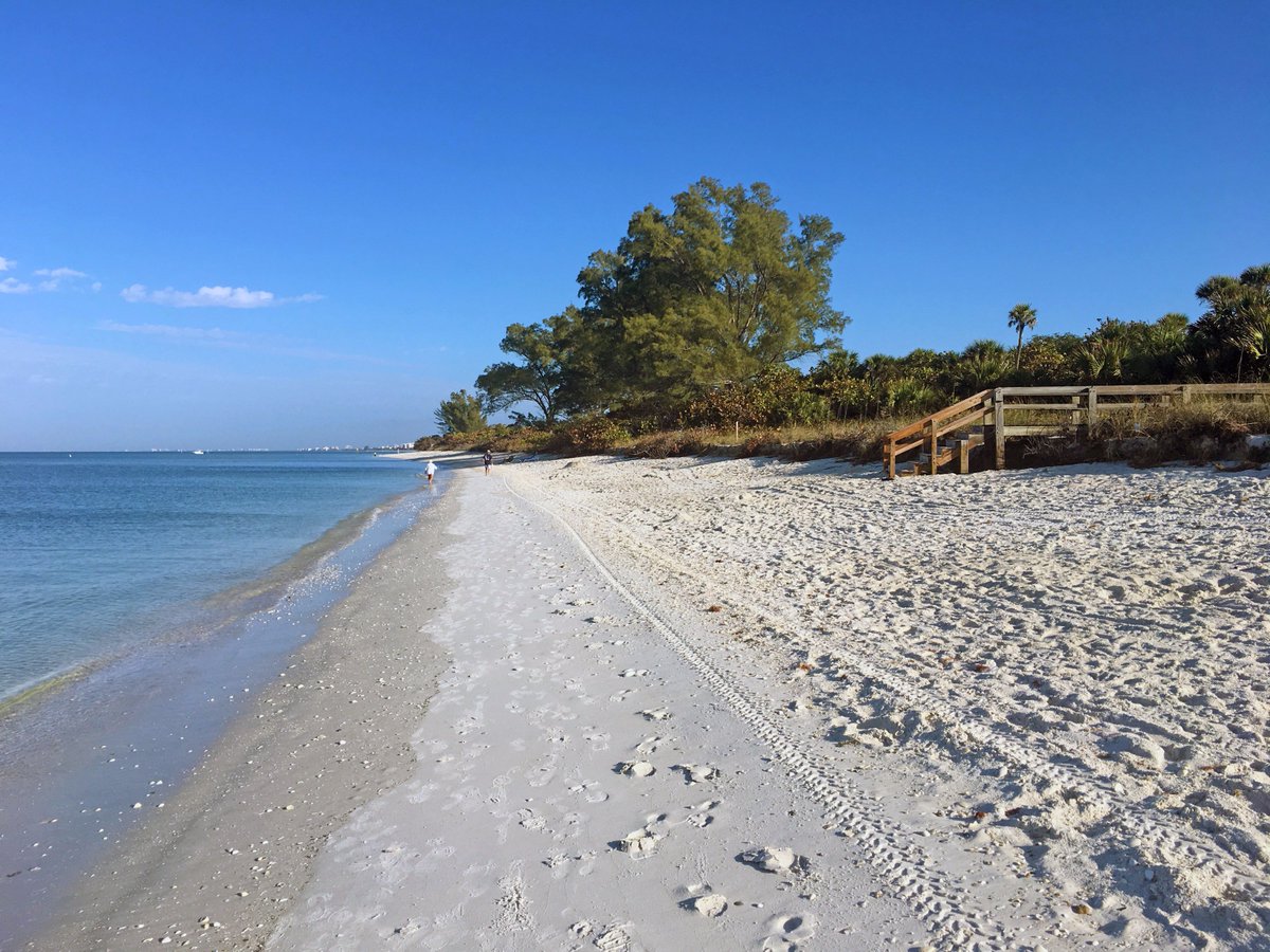 SWFLTV's tweet photo. Another beautiful day in Naples at Delnor-Wiggins @FLStateParks @ShareALittleSun @ParadiseCoast #NaplesFlorida #FloridaBeaches #LoveFL #SWFL https://t.co/HWaOEKSArV