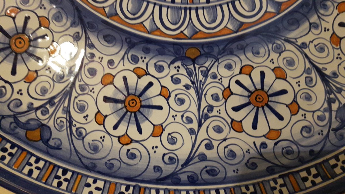 <a href="/la_maiolicazep/">maiolinda</a> e i suoi manufatti in Maiolica completamente decorati a mano. maiolinda.it