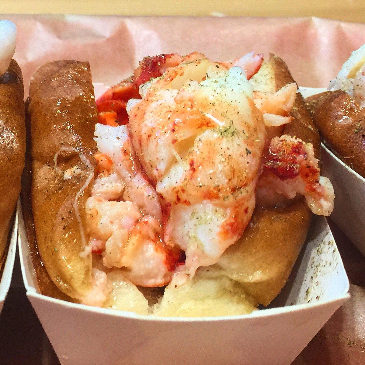 Fast-casual lobster rolls now in #brickell <a href="/lukeslobster/">Luke's Lobster</a> #lobster #miami #lobsterroll