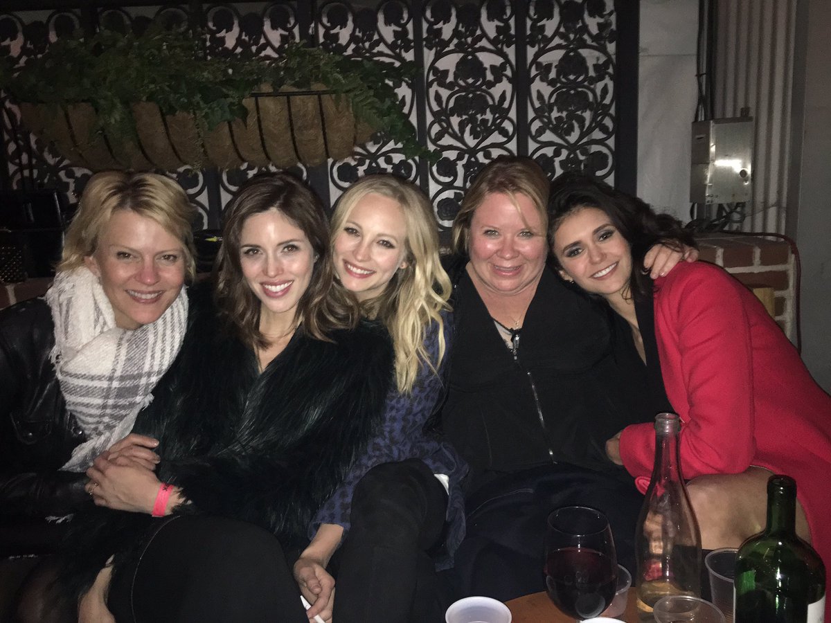 Julie Plec tweet media