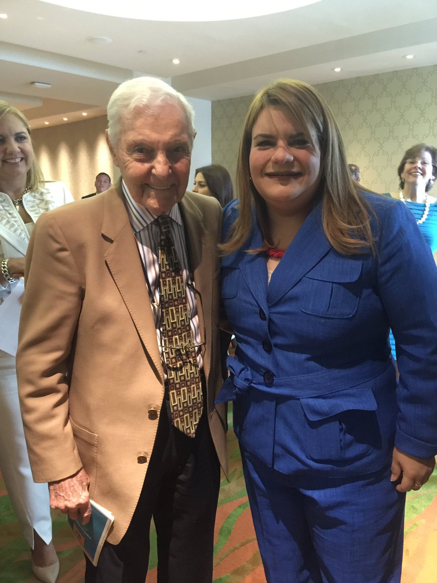 smd_pr's tweet photo. Talking about #FederalFunds #Compliance and equality for #PuertoRico with @RepJenniffer #JackHirsbrunner https://t.co/MnJvK0ab55