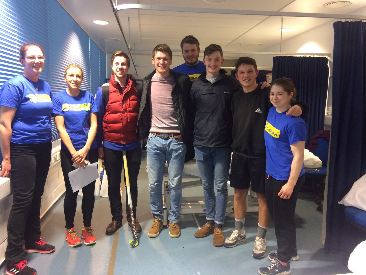 UOBathHockey's tweet photo. Great sports massage session for some of our performance athletes! Thanks to @TeamBath and @BathSUSport #bathrangers #howtight? #sotight https://t.co/Z4MeVnRmB5