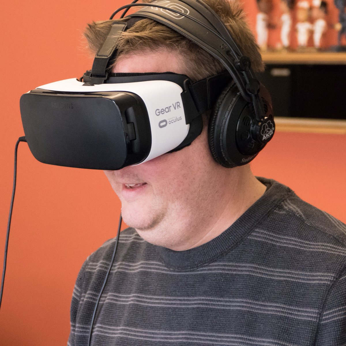 InnateAgency's tweet photo. Here's Ryan taking a quick break from work in order to swim with the (virtual) sharks. #VR #samsungVR #oculus https://t.co/RwkJXTAiR8