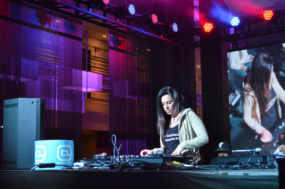 deejaytjr's tweet photo. Love this shot taken on stage at last year's @cdjshow! 
#DMCCanada #EastCoast #ScratchBattle https://t.co/nVaz7Tmde8