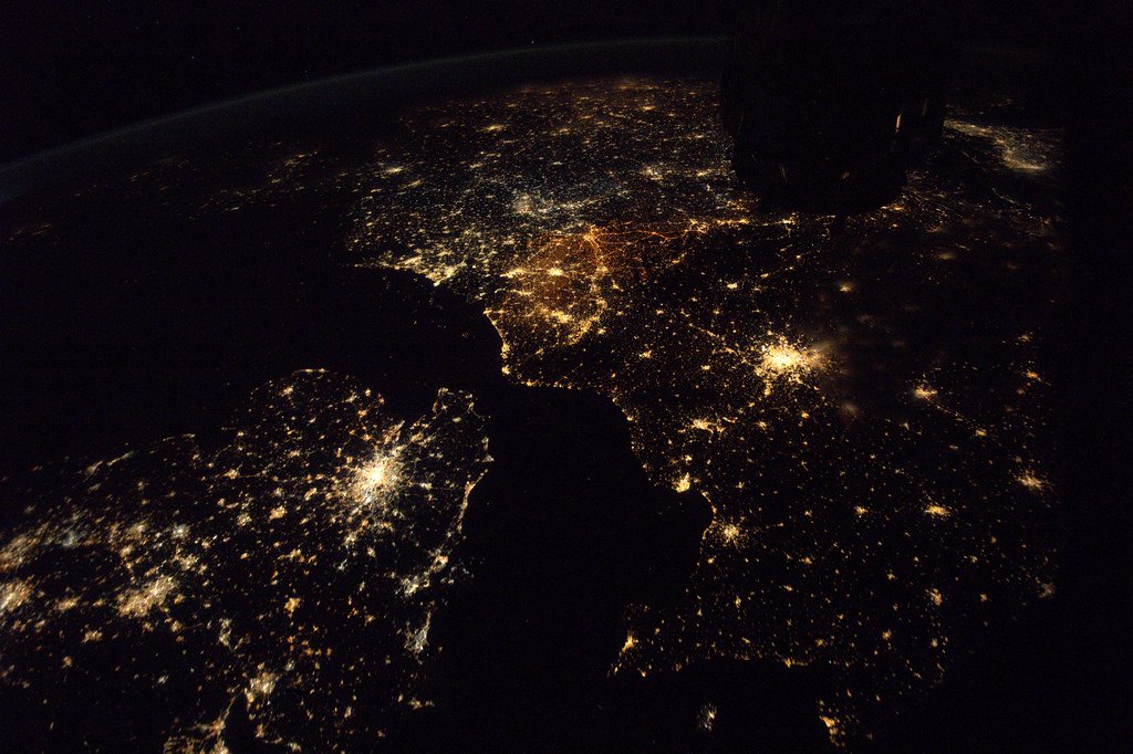 Thom_astro's tweet photo. Royaume-Uni, France, Benelux, Allemagne, Pologne, Danemark, Italie… sur la même photo. Vive l’Europe! 🇪🇺 #MaastrichtTreaty https://t.co/t9xyPjYrhR