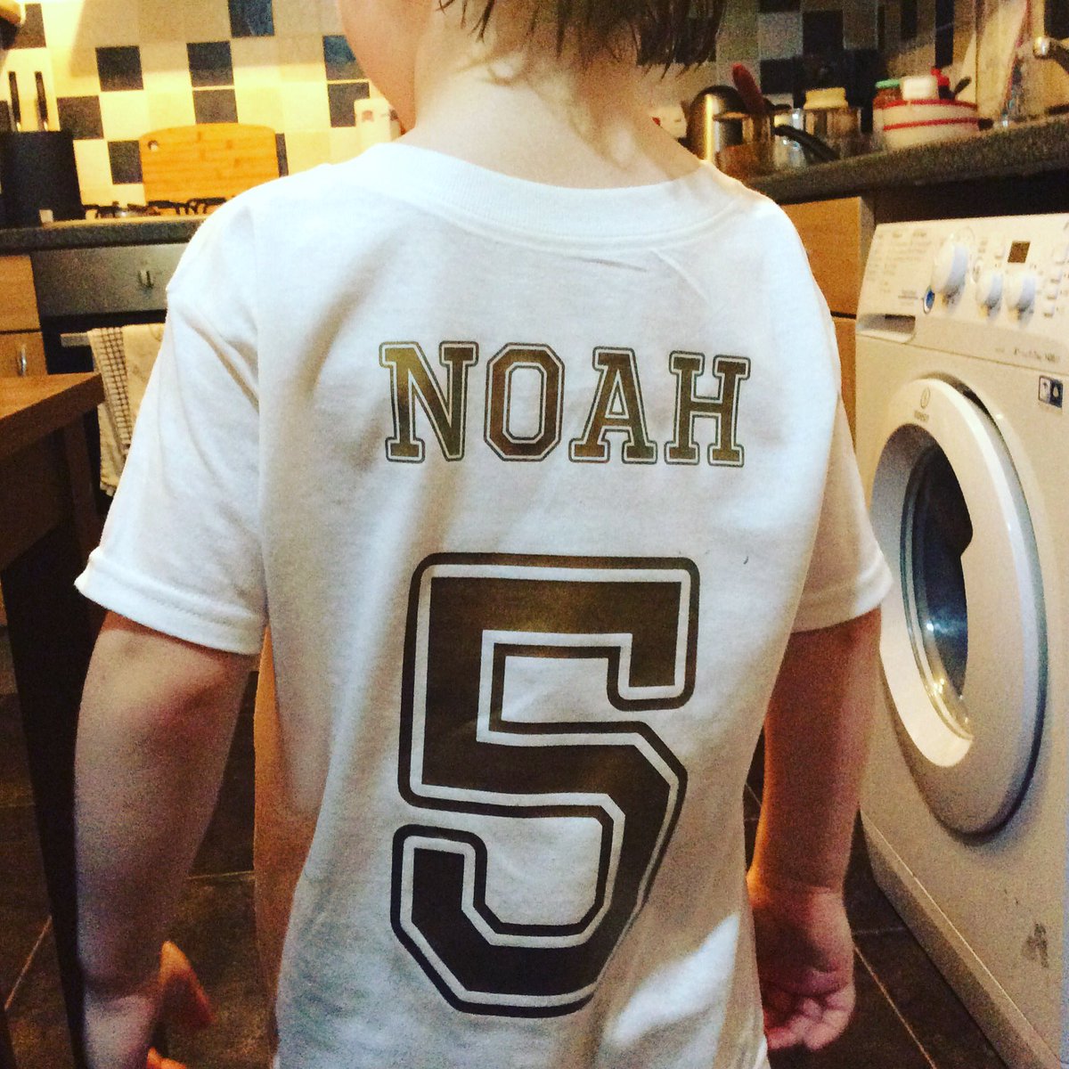 BanterPrint's tweet photo. Love this #flex #gold #pearlescent #vinyl #print #noah #marketing #likeforfolow #tshirts #printers #likeforlike #kidsclothes #custom https://t.co/QJH94pcuR7