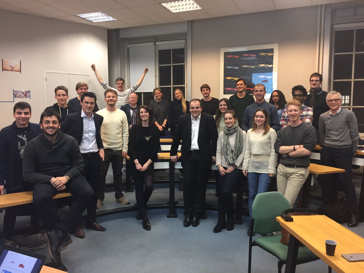 LaurentDunet's tweet photo. Discussion passionnante entre @SG_Assurances &amp; @ESCPeurope autour de la #voitureconnectee et de l'#assurancededemain @Ph_Perret @VLoizillon https://t.co/wPEnTcFlqB