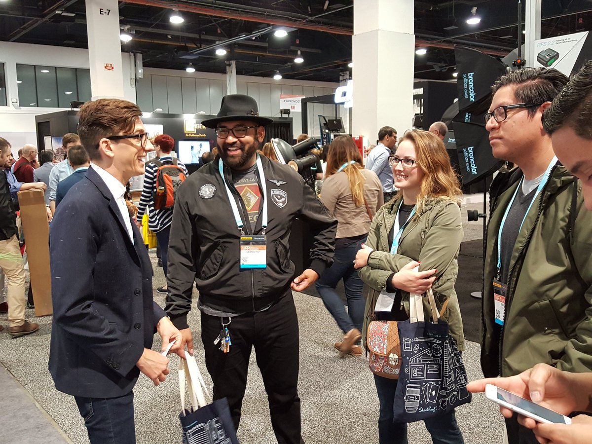 osmotw's tweet photo. Topher DeLancy live now! #WPPI2017 @ZEISSLenses #booth749 stop by! https://t.co/UXfue7QDoM