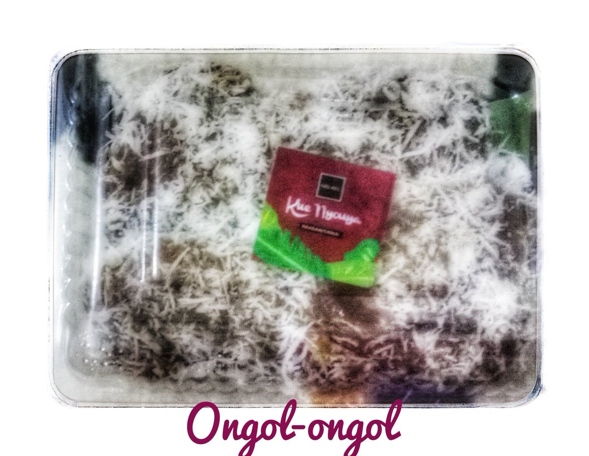 Ada yg tau ini kue apa? Dia kenyal... Seperti agar agar tp lebih padat.  Nama kuenya memakai satu kata pengulangan #CluelessGamer #tebakkue