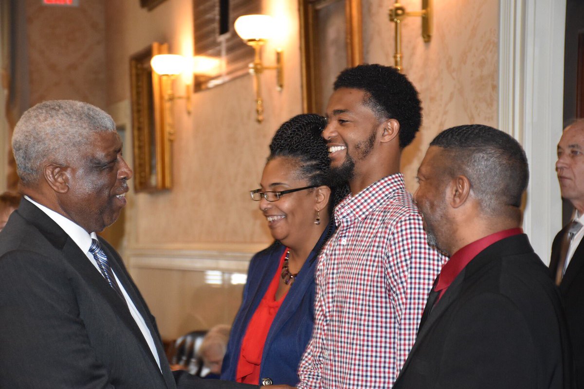 SCSenatePress's tweet image. World Series winning @Cubs Pitcher @CEdwardsSBS honored at the S.C. Statehouse today #sctweets