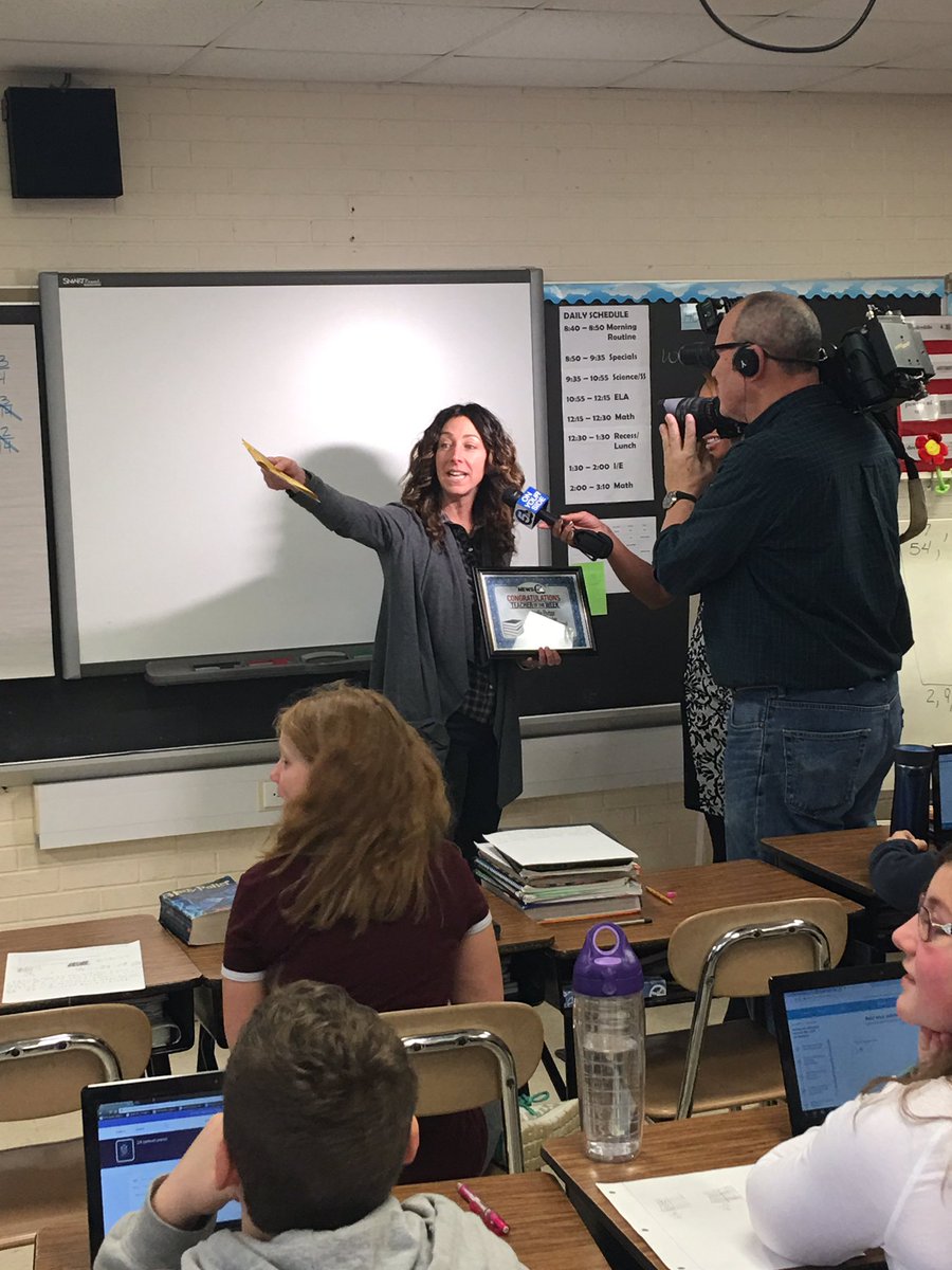 Mrs. Ehrbar is WEWS News Channel 5's "Teacher of the Week!" Congratulations!  Lindsey is so proud of you!  👏🏼❤😀🎉