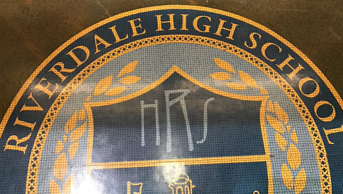 iamaniesia's tweet photo. On the set of @CW_Riverdale and it has totally brought me back to high school! Fabulous set design. #Riverdale https://t.co/V5ZJ3yZj3k