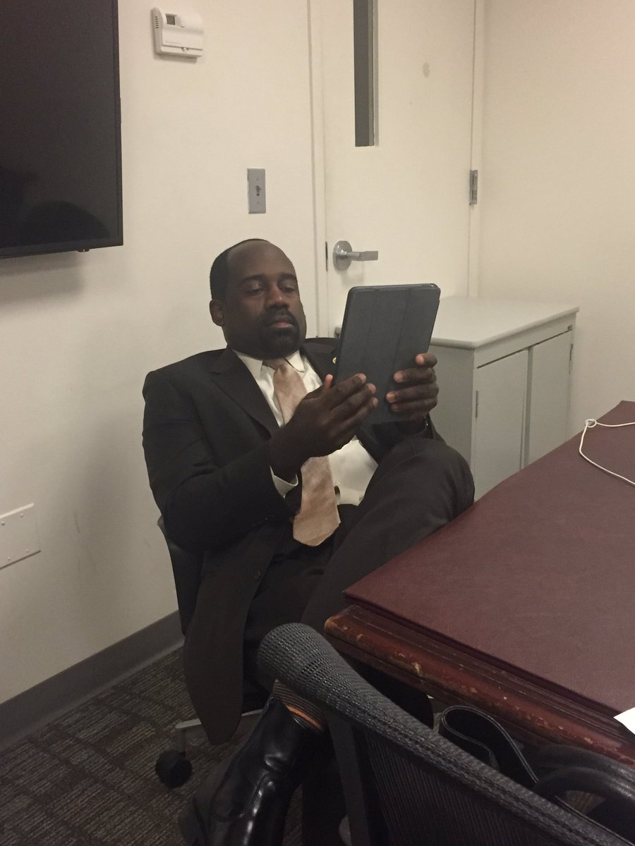 Candidate preparing for the <a href="/NYCCouncil/">New York City Council</a> #CD9 candidates debate hosted by <a href="/MNN59/">あ</a> <a href="/LWVNYC/">League of Women Voters of NYC</a> &amp; <a href="/NYAmNews/">New York Amsterdam News</a> watch live Facebook.com/mnn537