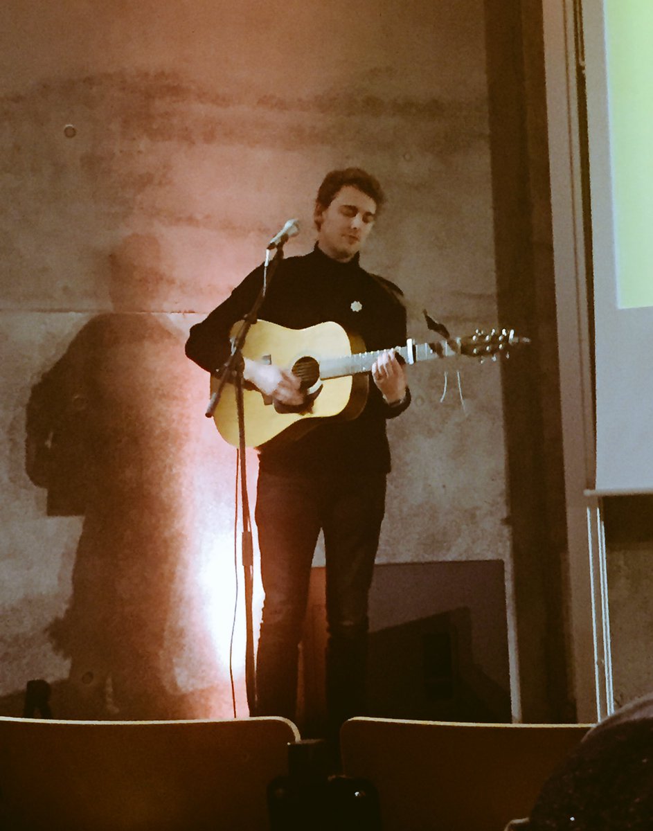 AlainKetel's tweet photo. @StGrandson live op @KOTKanker toekomstplan voorstelling in @uhasselt ! Topper! #gelo1000 https://t.co/x6rF06GqkB