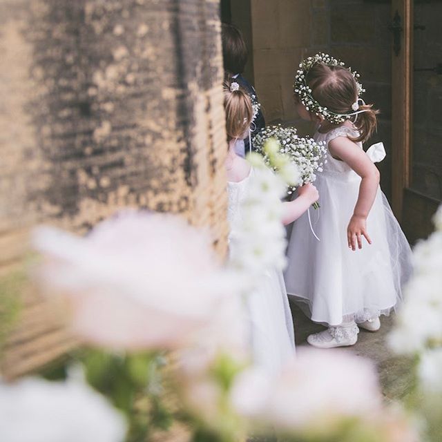 handpickedlocal's tweet photo. @cslaterflowers | Floral designs with my own personal touch #wetherbyhour #uniquedisplays #weddingflowers https://t.co/t9Vpj6m4sT