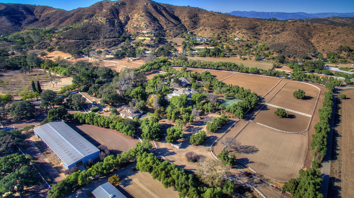 SeanMayer's tweet image. Baccarat Farms, our magnificent #equestrian #estate is now available! Click on the link below to take a look inside! ow.ly/wvWw308M7ZG