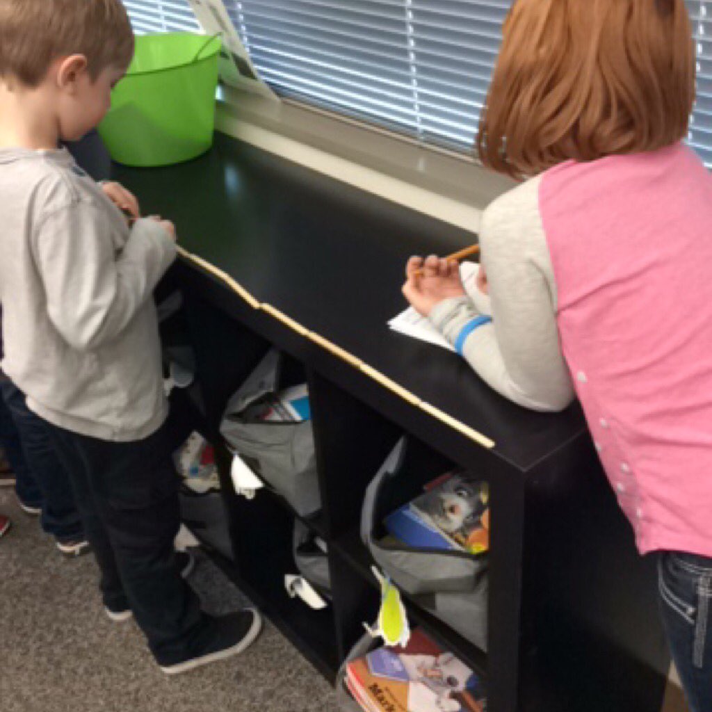 SBestebreur's tweet photo. Today we are measure using popsicle sticks ! #quatamarocks #besters https://t.co/EOQaeiAgms