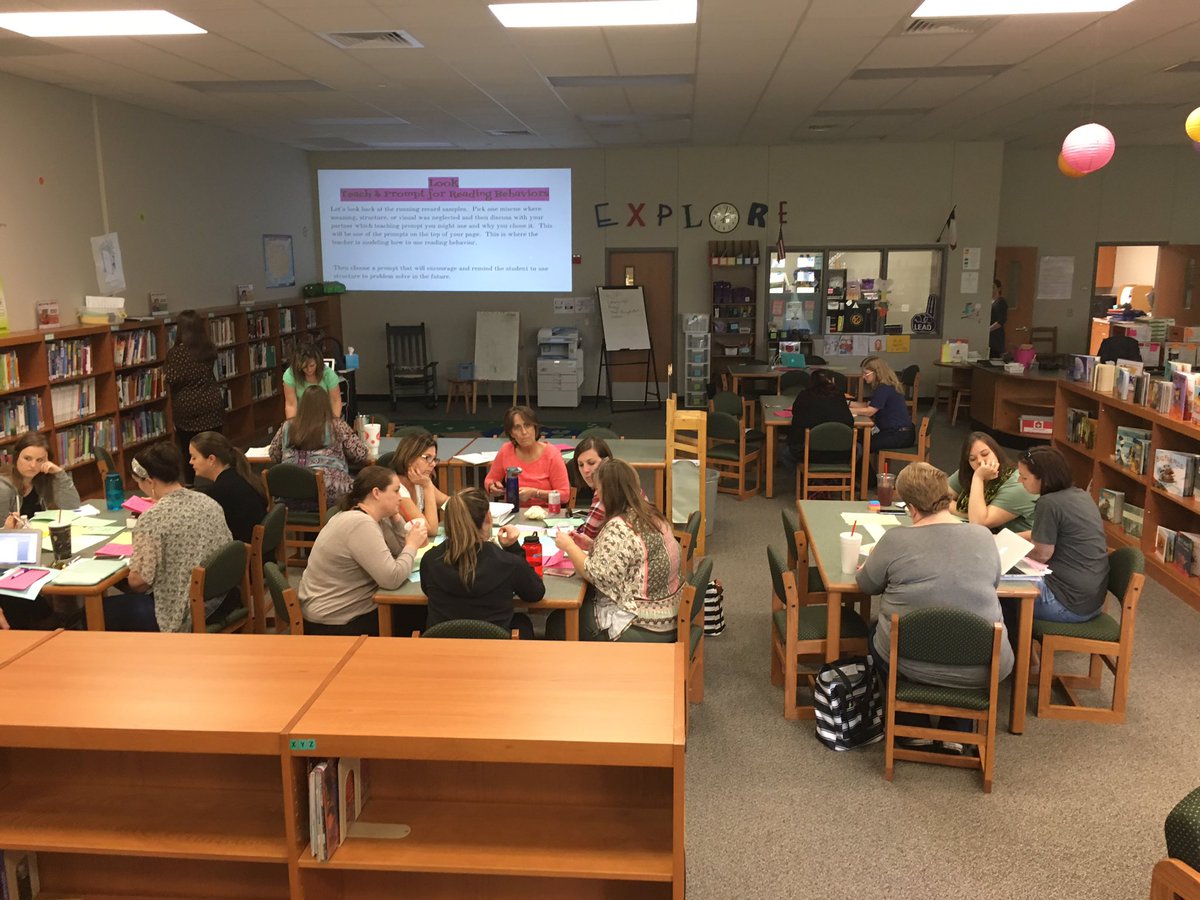 DebSimmonsLISD's tweet photo. The learning continues as @White_reading and @bespinosa99 show us how to diagnose rdg behaviors &amp; give specific prompts #lisdcic #jpepride https://t.co/BnsWMfpe71