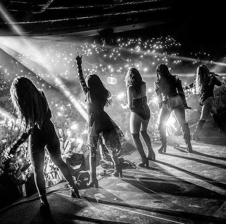 kccdreaming's tweet photo. #Harmonizers #BestFanArmy #iHeartAwards READY FOR H4RMONY #PortugueseLessonsForLauren 
Quantos RT as divas merecem???
E ainda vale cm voto!! https://t.co/z4G1R0pJ4y