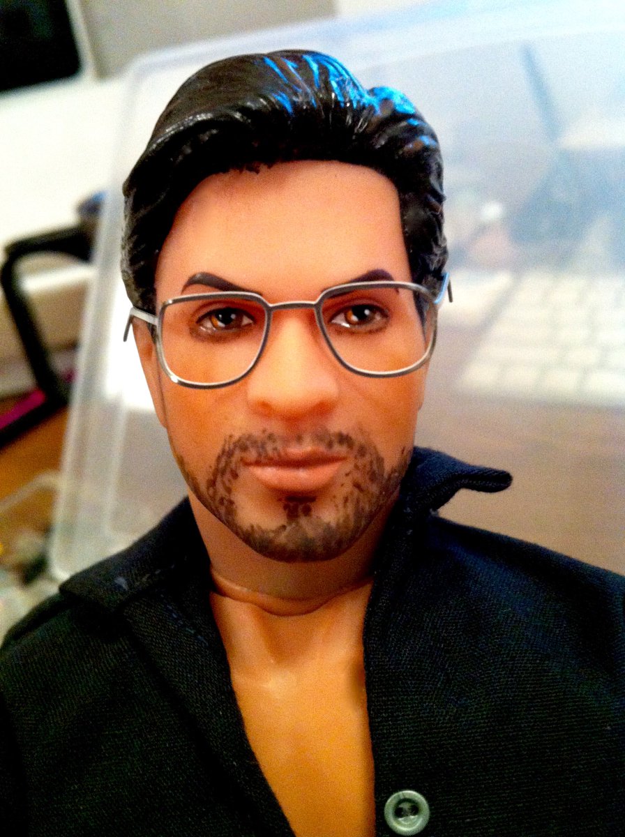 breakfreeofbox's tweet photo. .@raajluv Shahrukh never looked better than in #RaeesFirstHitOf2017, especially his hair, perfection! Hope u enjoy my @iamsrk doll tribute:) https://t.co/BgXVpund9E