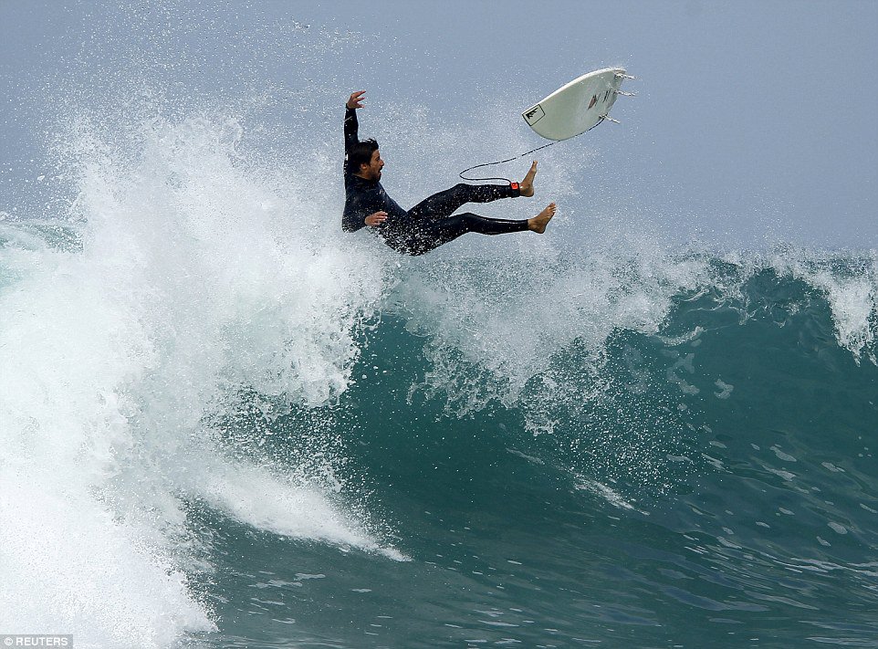 GrayAppleYYC's tweet photo. What do surfers have to do with procrastination? An antidote. #toughtasks #getbackontheboard https://t.co/UEQe1ppCus https://t.co/zIZ9m8VdsP