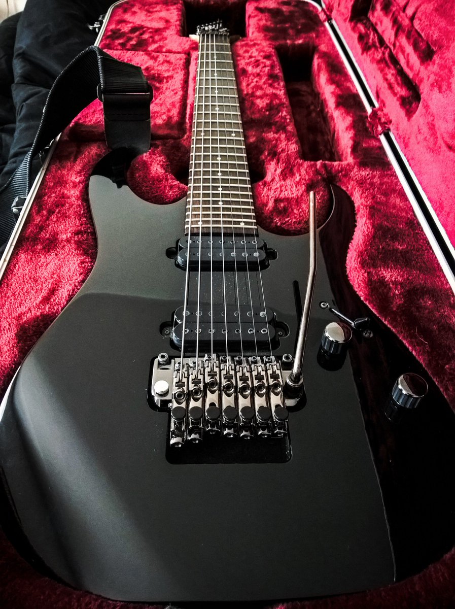AUDIONAUTAS's tweet photo. A practicar ! 😍 https://t.co/G4cBjcMwO3 #Ibanez #IbanezSevenString #Audionautas https://t.co/VK3EwmYncC