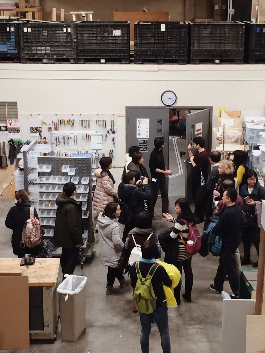 Monitor Eddy from @browndsgnwkshp and Brown STEAM project leader Ethan give a tour of the BDW to visiting teachers from Beijing #STEMtoSTEAM