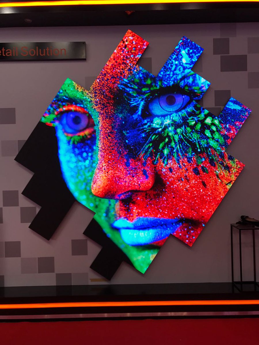 smartlabscomtr's tweet image. Smartlabs | Dekoratif LED Wall #ISE2017 #avm @blivinglab  #Design #architecture #shopping #interiordesign #Creative #Retail #istanbul