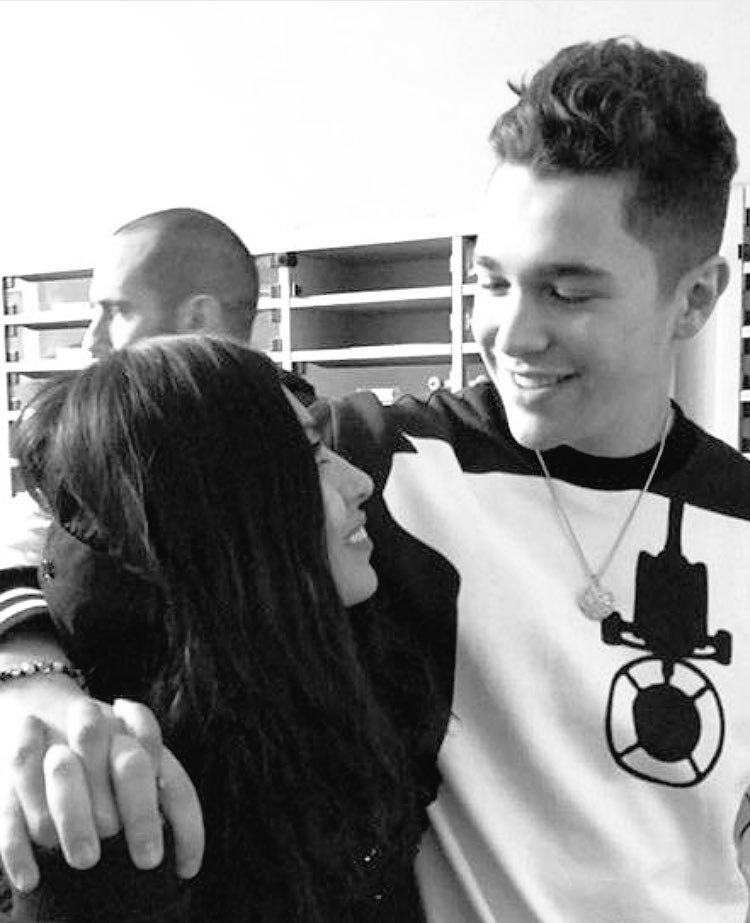 alwaysinheartjb's tweet photo. Me too please😭 @AustinMahone #AustinMahone #idol #ForMePlusYou #ForMePlusYouMusically https://t.co/36zcTU3HW5
