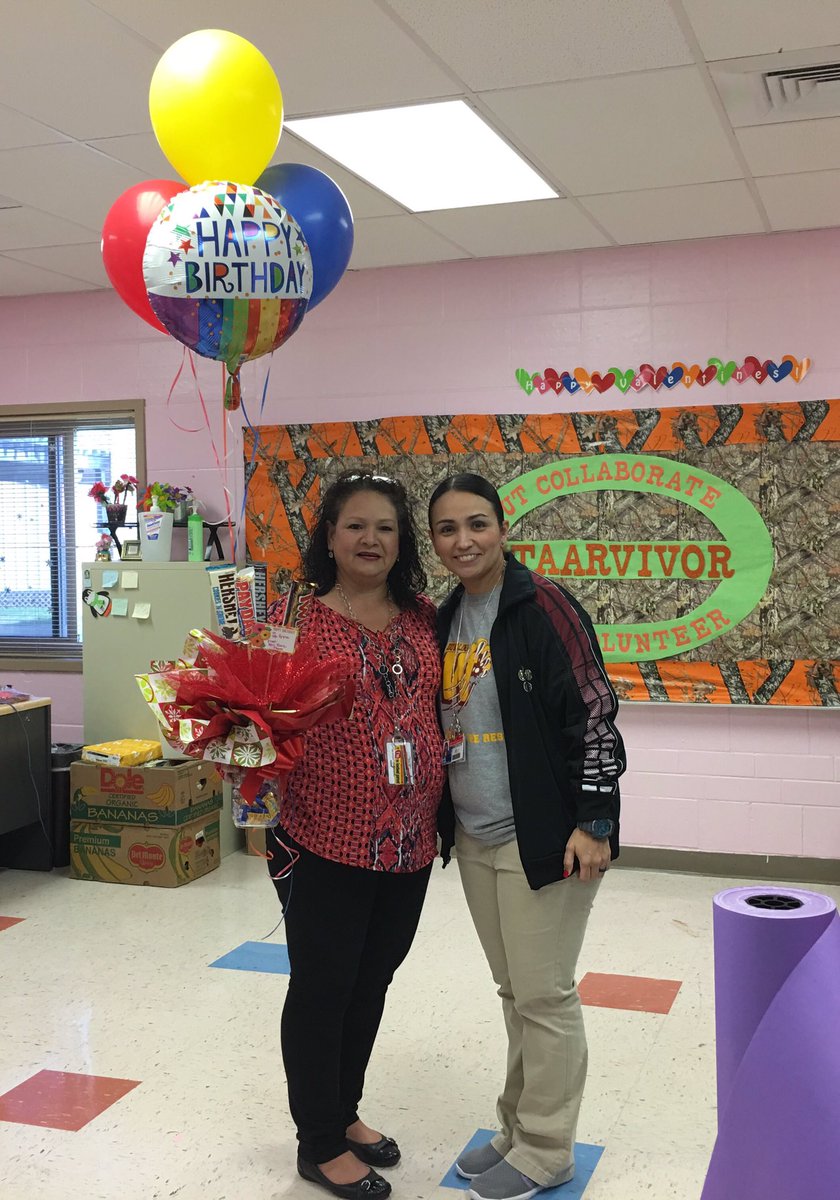 rflores11231's tweet photo. Happy bday to one of our parent volunteers! Hope you have a wonderful day! #MsReyna #best #parent #volunteer https://t.co/BqeQfsc6Z5