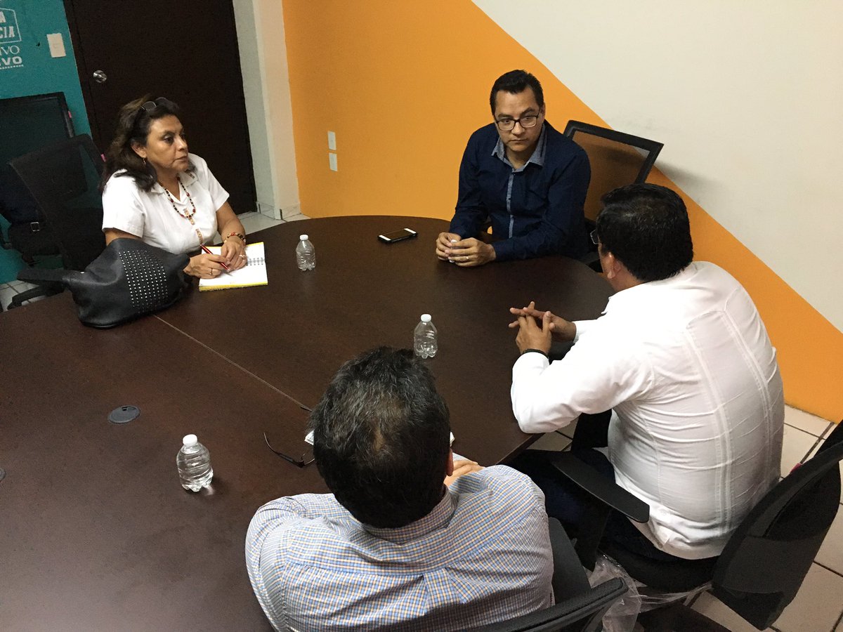 INGE_OPD's tweet photo. Reunión con el Presidente Municipal de #Tlapa de Comonfort con el Lic. @Jaime_Nava02  para trabajar en conjunto. #SoyEmprendedor https://t.co/XsPcyOzlm0