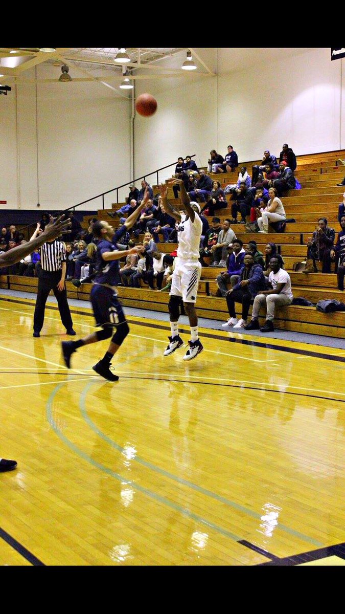 Zel__3's tweet photo. Beat Da Odds, Do Numbers, And Remain Humble🏆💪🏾🏀 #LetsGetIt #GaNation #SeniorNightTonight https://t.co/ovZfhdOqV4