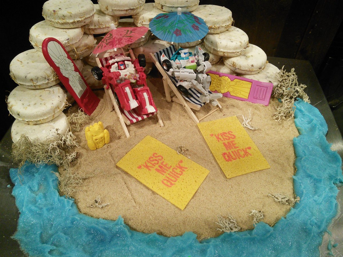 85Lozalot's tweet photo. @jroberts332 ... So this is what I did at work today Using lush products. I got paid for this #beachbots #MTMTE #BrosChillin https://t.co/GBVCA9BH3l