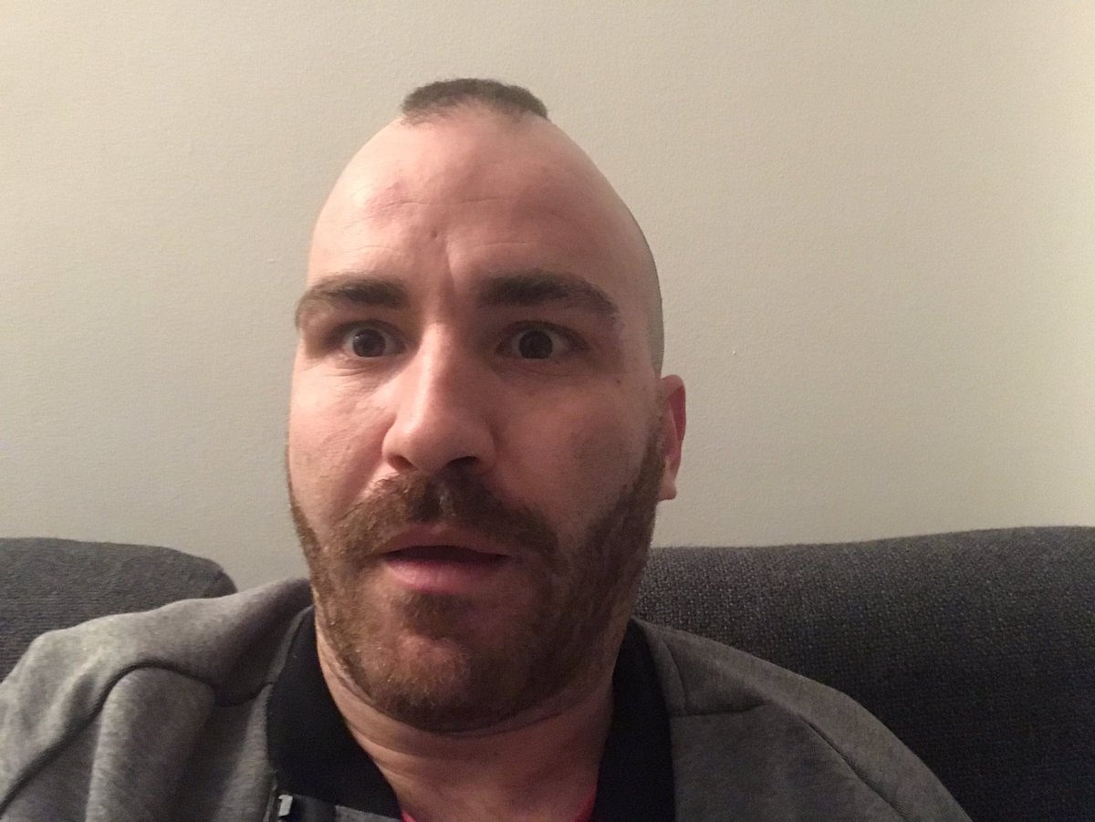 panciroliandre's tweet image. Porca troia la finanza pure qua... #sanremo2017