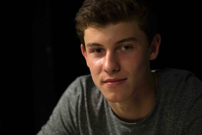 oyemendes22's tweet photo. #BestFanArmy #MendesArmy #iHeartAwards #BestCover #Here #BestFans2017 #ShawnBestFans #JFCShawnMendes https://t.co/QX85HE9rbn