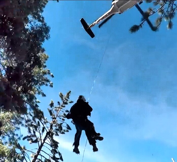 LACoFireAirOps's tweet image. Photo(s) of the Week: @LACoFireAirOps Paramedic &amp;amp; @VenturaSheriff SAR work to rescue one of several stranded hikers on 2/4/17 (📷GregBrentin)