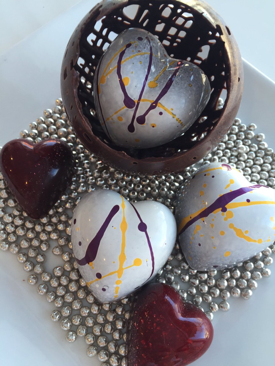poppchocolates's tweet photo. Passion fruit marshmallow hearts at CCP! ❤️ #WinnipegChocolate #WinnipegChocolates #Winnipeg ❤️ #ChocolateLove https://t.co/Un1qDNPdr0