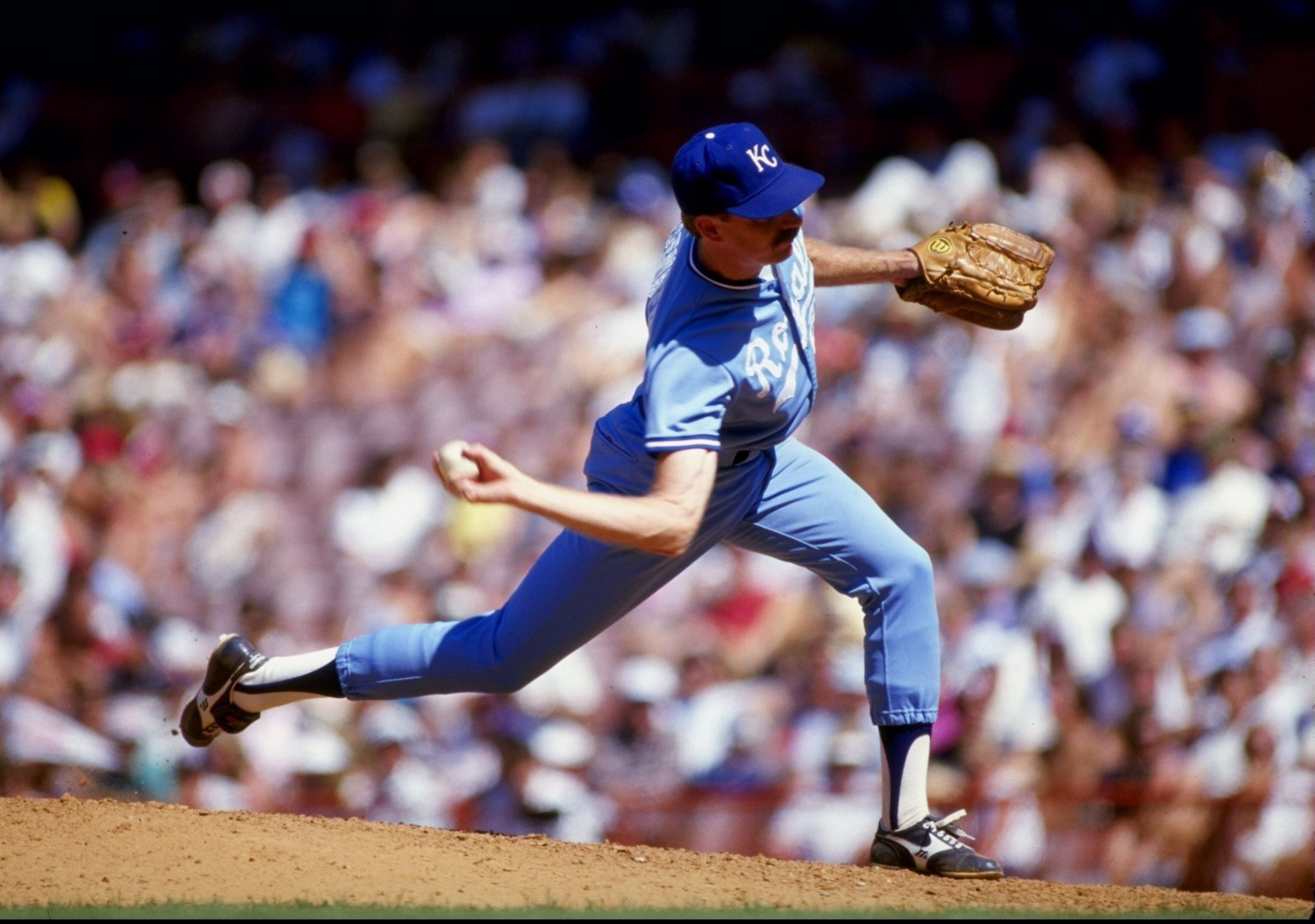 Happy birthday Dan Quisenberry, the greatest submarine pitcher ever. 