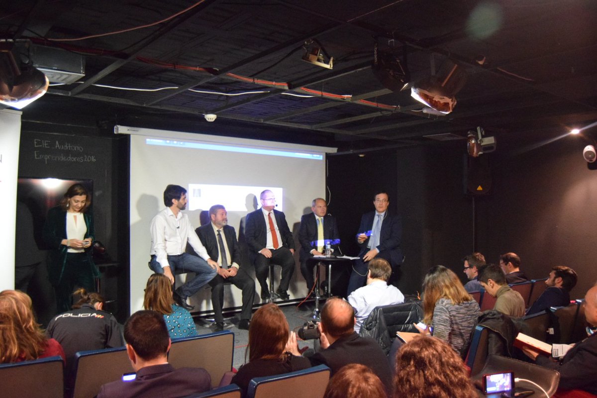 JuristasFuturo's tweet photo. Fin #ENCUENTROCMLEGAL con "abogados disruptivos"@ArriagaAbogado @reclamador @DDuranabogados @romeroabog #publicidad #costas #cuotalitis https://t.co/shdmuzbl8r