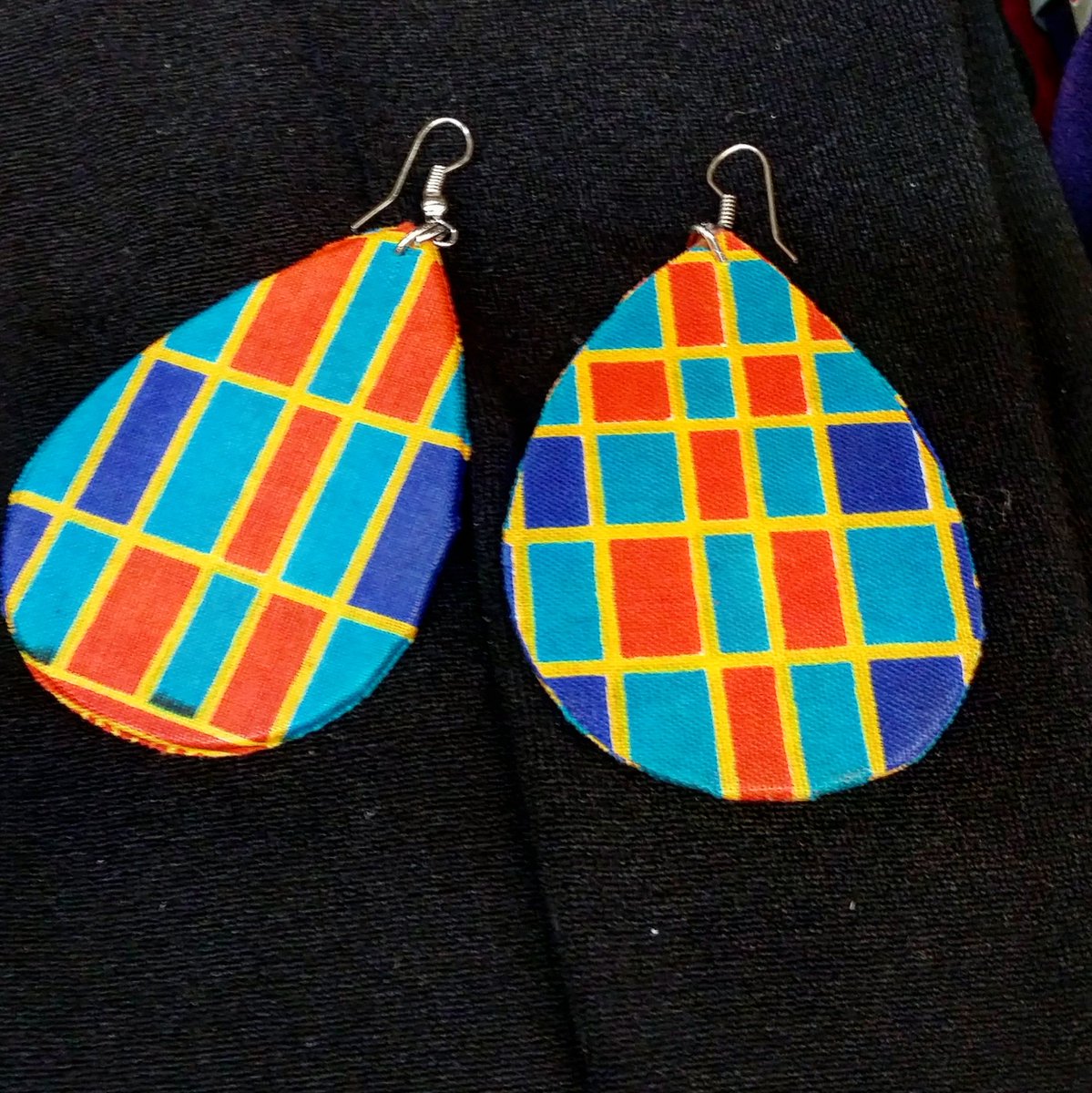 SimcoeMiniMall's tweet photo. When you only have two things on your list - this one and that one. #earrings #jewelry #accessories #fashion #simcoemall #handmade https://t.co/imB3updW5D