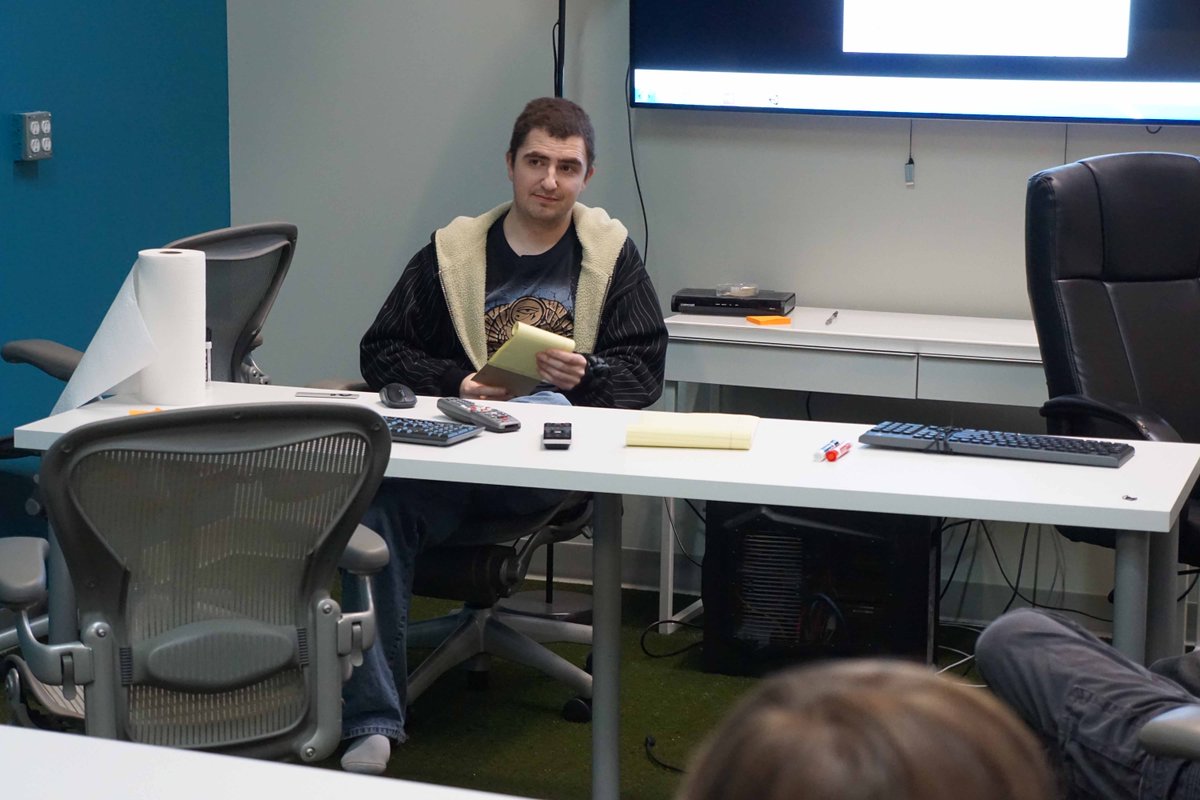 reactgames's tweet image. Each week, our engineers teach each other new skills. Today, Ryan taught us about @unity3d compilers. #TechTuesday