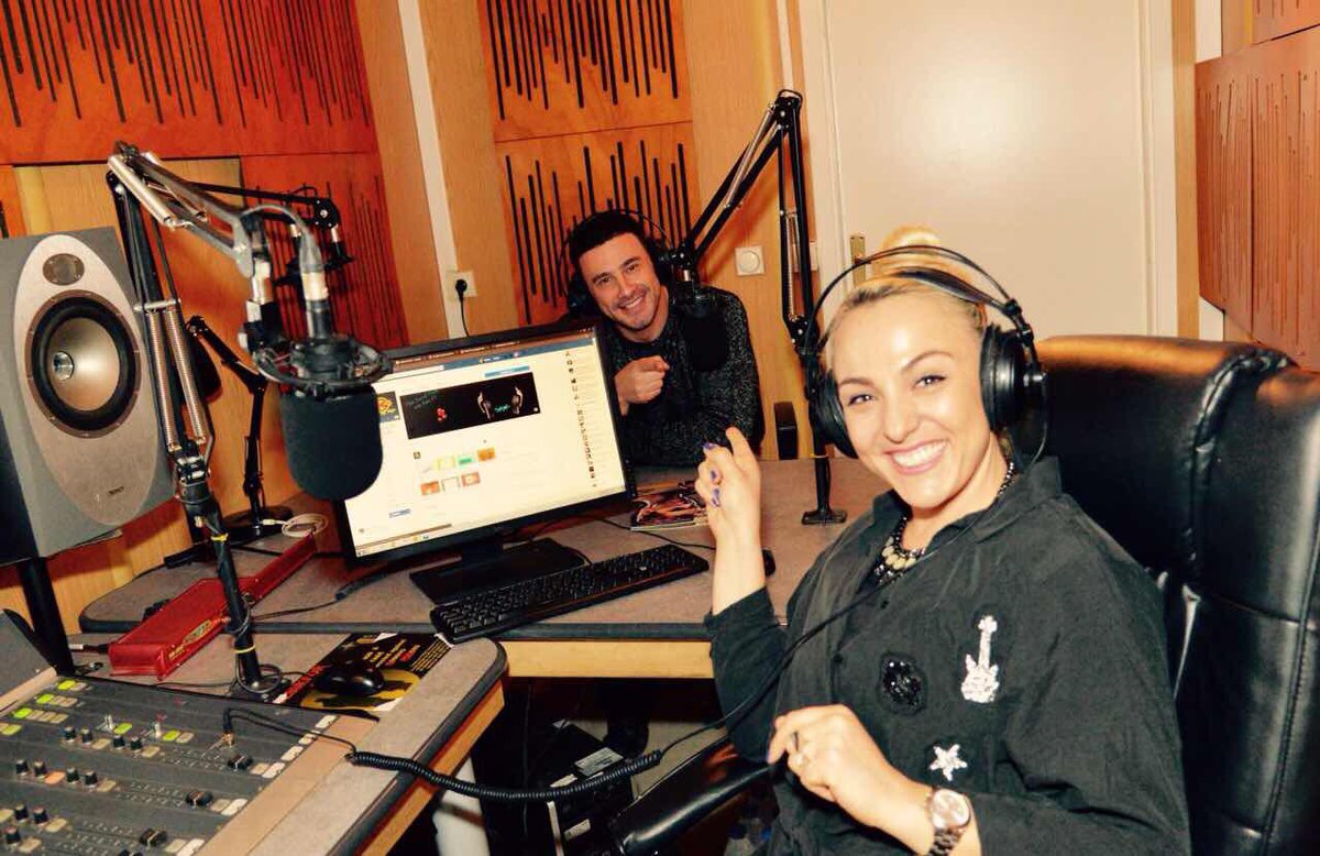 EminaHyseni's tweet photo. Robert Berisha live ne Radio K4 :) #music #singer #radiokfor 😉 https://t.co/kbhBf3nSIb