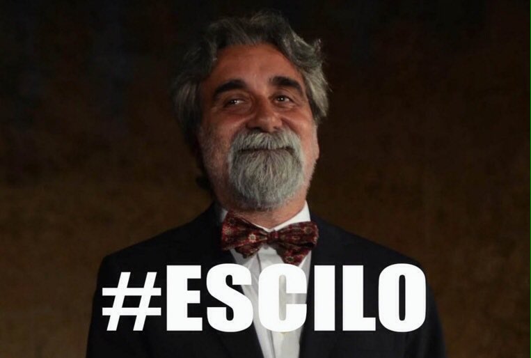 PazziPerIlBlog's tweet image. Dove l'avete nascosto? #vessicchio  #sanremo2017 #escilo